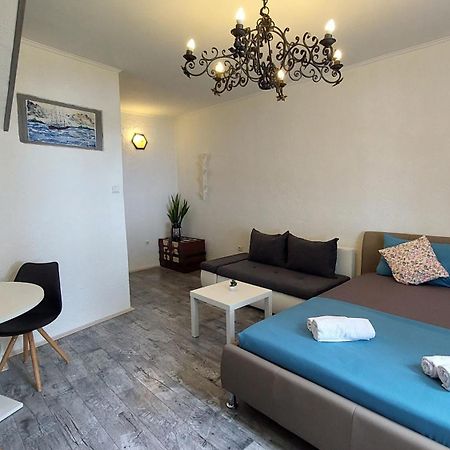 Apartments Lena غييكا المظهر الخارجي الصورة